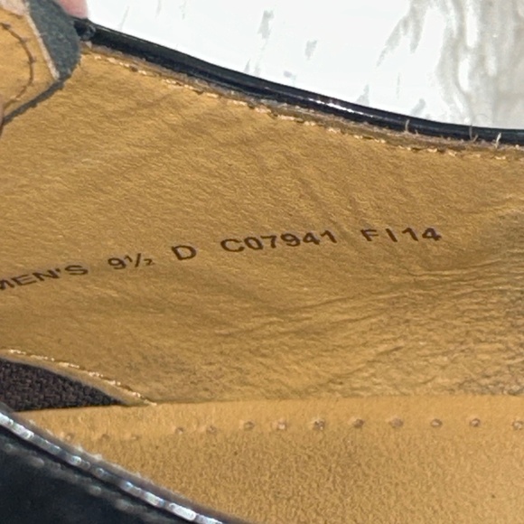 Cole Haan wingtip oxfords 9.5 - Picture 3 of 13